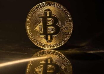 بیت کوین به ۳۰ هزار دلار نزدیک شد؛ آیا احتمال صعود بیشتر وجود دارد؟