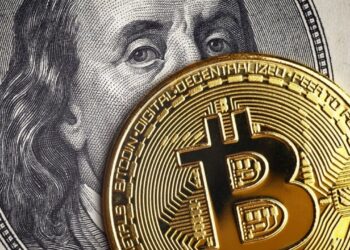 us-dollar-falling-signals-positive-crypto-market-q2-2025-crypto-analyst