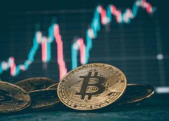 جهش تاریخی بیت‌کوین؛ رکورد قیمتی ۱۲۴ هزار دلار شکسته شد!