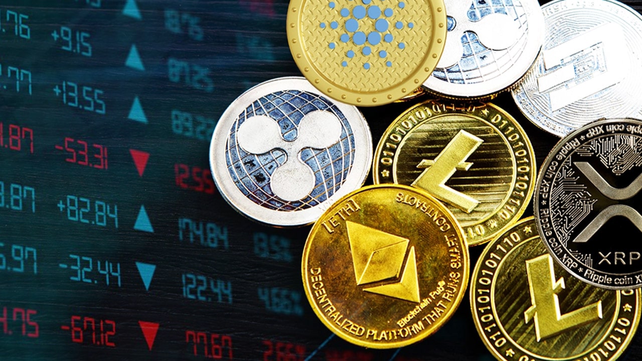 altcoin-season-2025-hype-grows-but-analyst-warns-its-not-here-ye